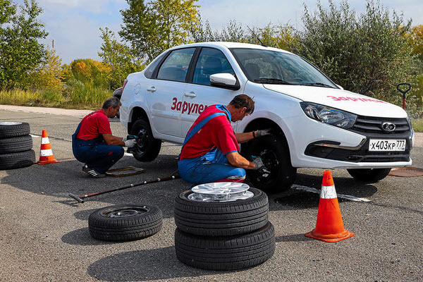 test_summer_tyres_185_60_r14_za_rulem_2018